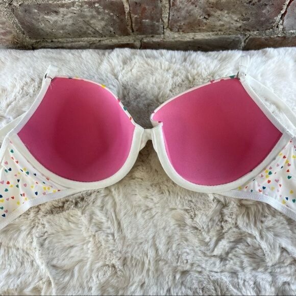 Victoria’s Secret PINK T-Shirt Demi Bra White with Multi-Colored Hearts Sz 36D - Picture 7 of 10